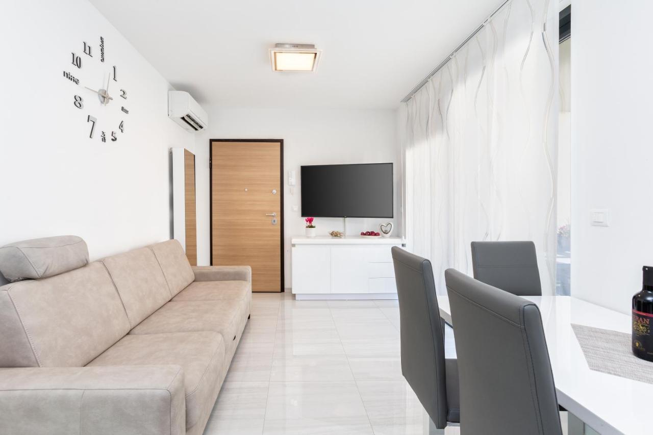 Alex & Betty Apartment Medulin Exterior foto